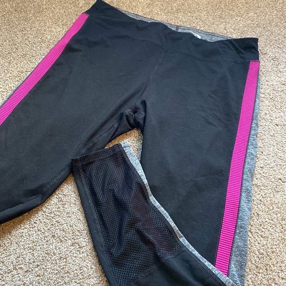 EUC Womens Large MTA Sport Legging with Pink and Gray Strip down side - Picture 4 of 5